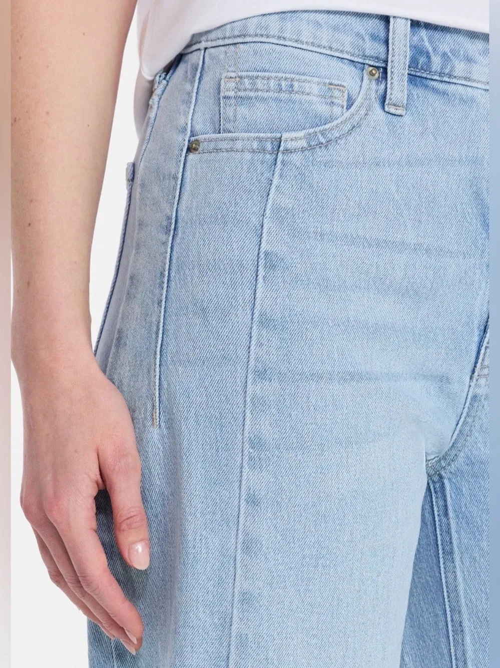 Time and Tru High Rise Barrel Jeans Light Wash Blue Women Denim Pants Ankle NWT